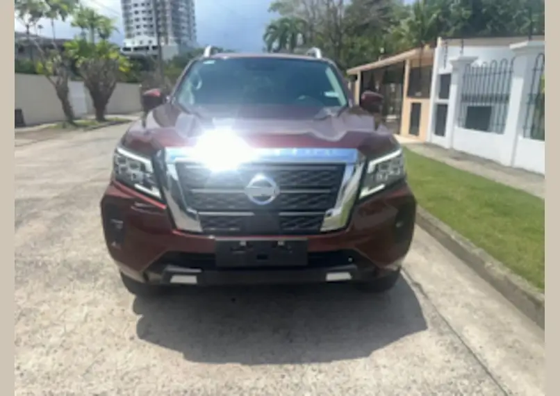 NISSAN NP300 LE